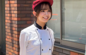 【独占】お菓子屋さんの看板娘×神対応：笑顔で許す“距離感”の甘さ｜いおりさん